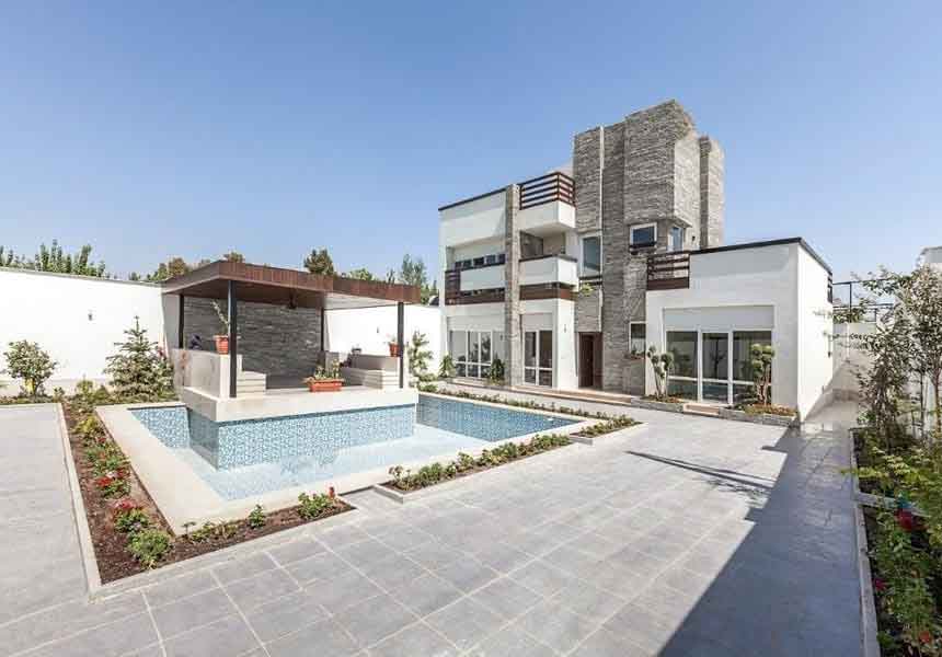 اگر به دنبال بهترین ویلاهای ایران هستید که تمامی ویژگی های یک خانه خوب از نظر معماری را داشته باشد ویلای حیاط اصفهان یکی از آنهاست.