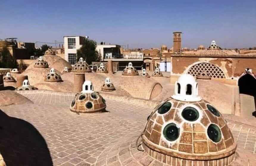 جامخانه در معماری ایرانی به پنجره هایی می گویند که روی سقف های گنبدی ساخته می شدند
