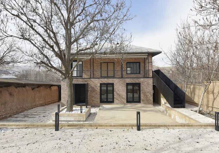 عمارت جان دماوند اگر بهترین ویلای ایران نباشد قطعا یکی از بهترین ها به شمار می رود