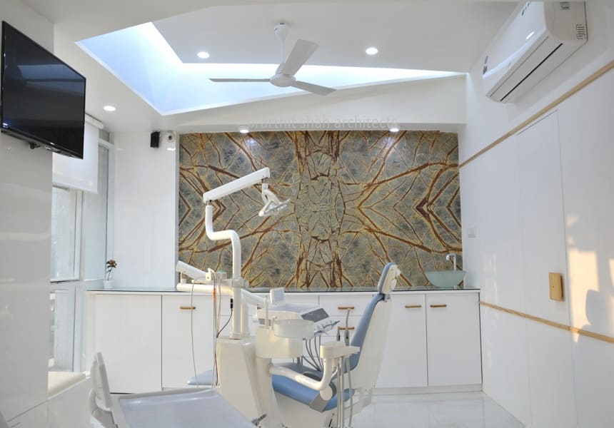 طبق اصول روانشناسی اگر به فکر طراحی مطب دندانپزشکی کوچک هستید سعی کنید از خطوط منحنی بیشتری استفاده کنید